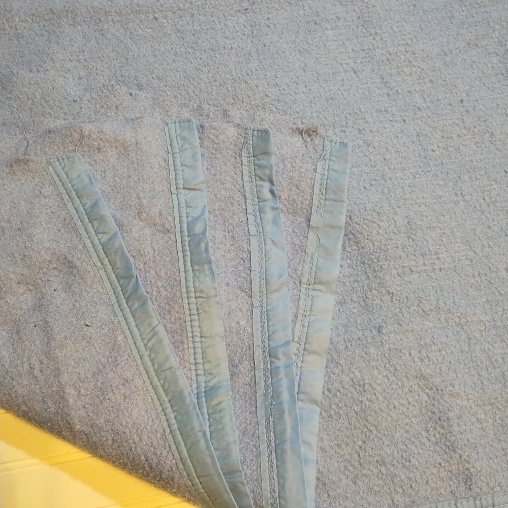 Vintage Light Blue Acrylic Blanket Silk Trim Twin‎ 90x72